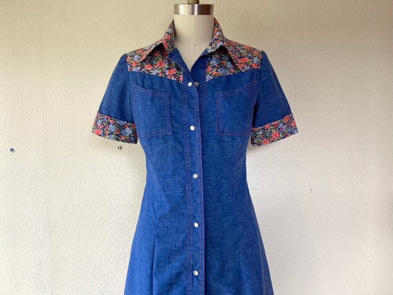 1970s Chambray western snap front dress