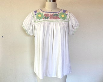 1960s Embroidered white cotton Mexican blouse