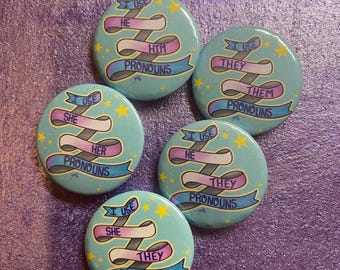 Insignias de pronombres transgénero