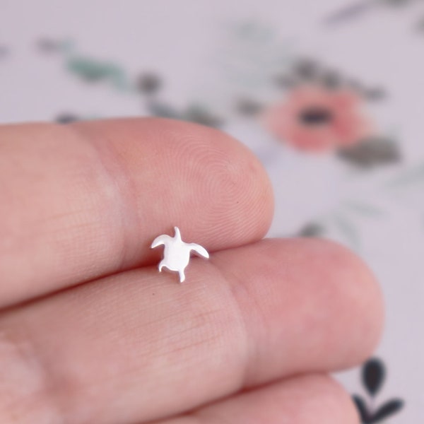 Tiny Baby Sea Turtle Tragus /Helix Cartilage Earring •  16g • Sterling Silver Turtle Stud • Beach Themed Body Jewelry • Turtle Jewellery