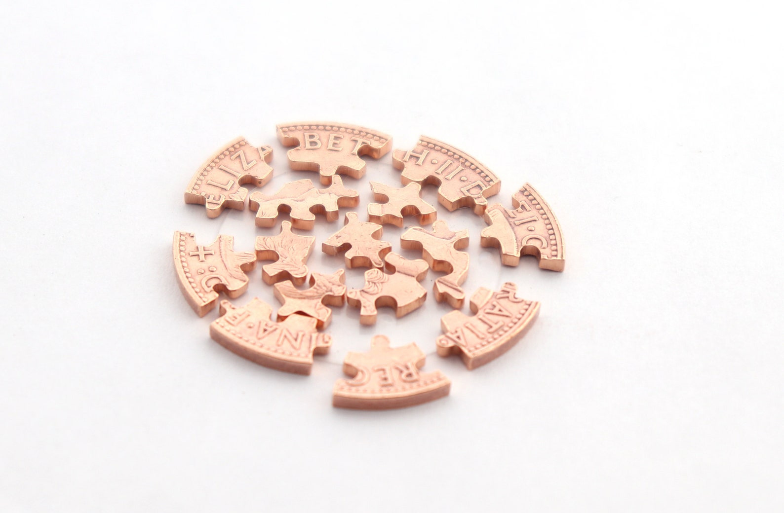 15 pieces. Black. Набор гипсовых геометрических тел (15 шт. Круглая деревяшка. Мокап пазл фотошоп.