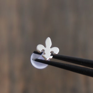 Tragus Fleur De Lis Design Stud • Sterling Silver • Handmade • Fleur De Lis Symbol Stud • Tragus Labret Cartilage Earring Helix • 16 Gauge