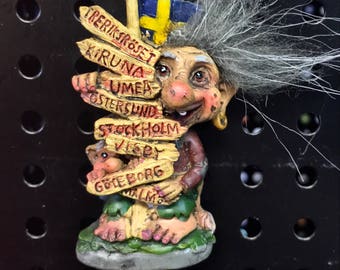 Signpost Troll Magnet