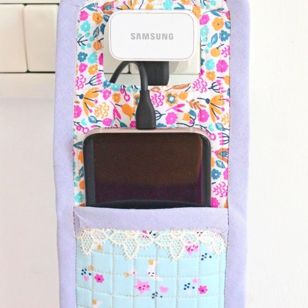 Quilted phone charger holder pattern, phone charger holder, mobile charger holder tutorial, how to sew a phone charger holder