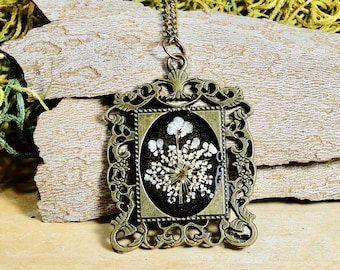 Pressed Queen Annes Lace Flower Necklace, Antique Brass Terrarium Jewelry