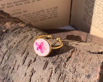 Real Pink Flower Gold Ring, real dried Pink Flower Ring in gold tone, resin gold ring with flowers, natural jewelry gifts for her, pink ring