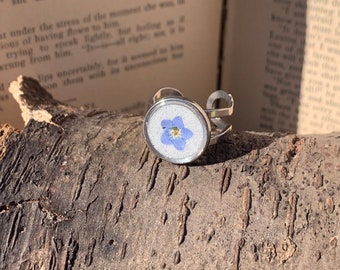 Forget Me Not Real Dried and Pressed Blue Flower Ring in Sterling Silver, resin silver ring with flowers, natural jewelry gifts for her