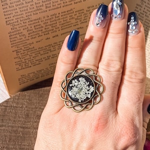 Pressed Flower Ring, pressed flower jewelry, dried flower jewelry terrarium jewelry real flower resin flower necklace queen annes lace