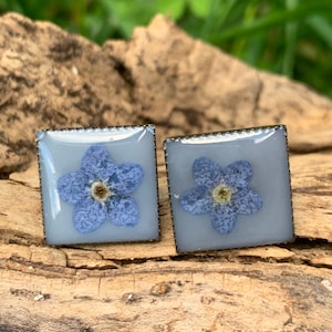 Pressed Blue Forget Me Not Flower Earrings, petite brass studs with dried blue flowers, delicate jewelry for bridesmaids