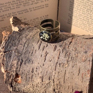 Pressed Flower Ring, pressed flower jewelry, dried flower jewelry terrarium jewelry real flower resin flower necklace Queen Anne’s lace gift