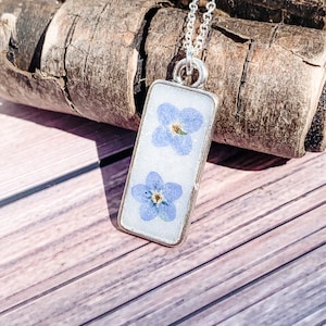Tiny Blue Forget Me Not Flower Necklace in silver, minimalist silver flower jewelry gifts for her, delicate flower necklace for mom