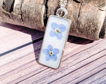 Tiny Blue Forget Me Not Flower Necklace in silver, minimalist silver flower jewelry gifts for her, delicate flower necklace for mom