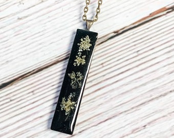 Pressed Flower Necklace, pressed flower jewelry, dried flower jewelry terrarium jewelry real flower resin flower necklace queen annes lace
