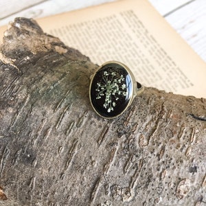 Pressed Flower Ring, pressed flower jewelry, dried flower jewelry terrarium jewelry real flower resin flower necklace queen annes lace