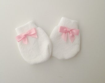 baby girl hand mittens