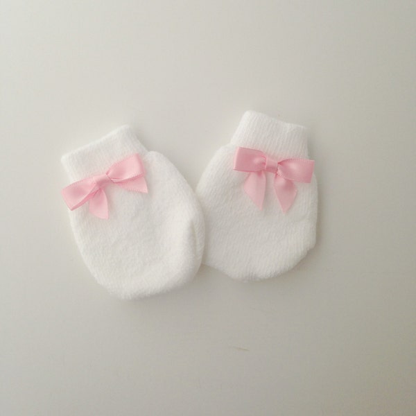 Newborn baby Girl Mittens with bows, Matching newborn socks with bows, Newbon hat with bow - Choose one item from menu