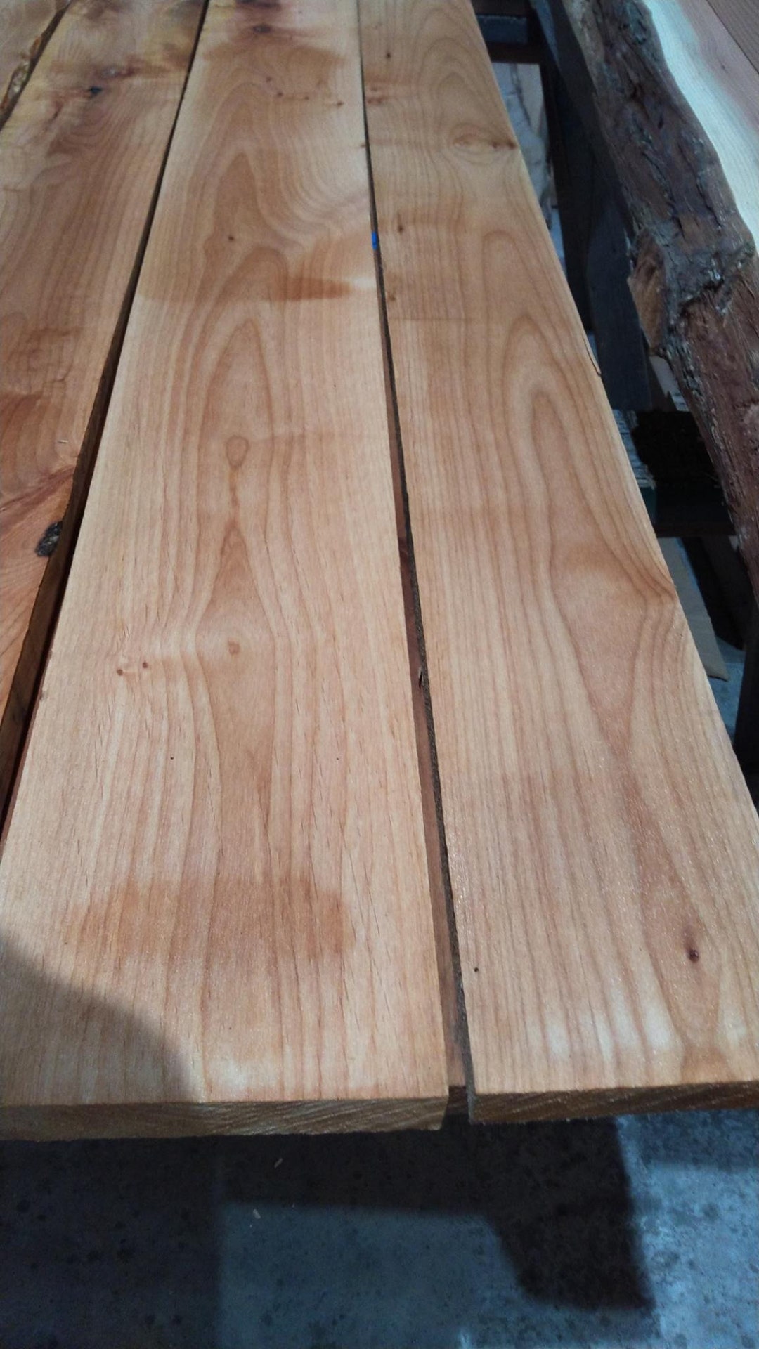 Alder Wood 6/4 1.5 Thick ,FAS and Superior ,alder, Surfaced 2 Sides,red