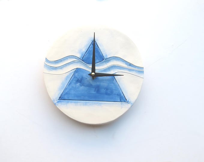 Number Less Clock Pattern White and Blue Ceramic Numberless Wall Clock - Battery Operated Funky ...
