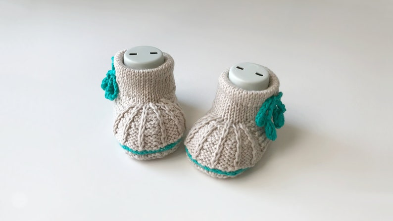 Baby Booties KNITTING PATTERN l Sizes 6-9 months Very detailed instructions Instant pdf download image 1