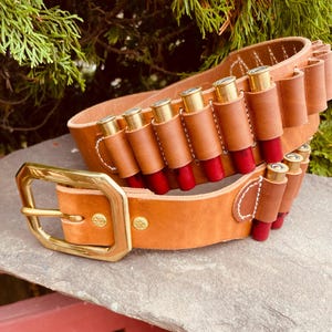 Cartridge Belts, Natural Leather, OIL DIPPED, 1 Ply, Leather shown in 2.25 in wide, Top Grain Leather, 30 Loops, USA