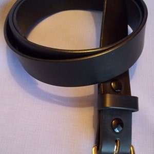 CASUAL Dress & JEAN BELTS from Amish Country. Single Ply, 1.0 and 1-1/4" wide, Top Grain Leather Belts in Russet, Dark Brown and Black. usa