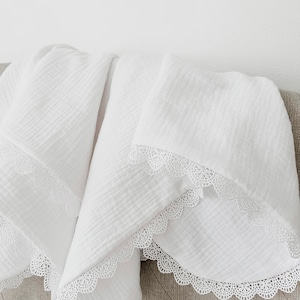 Weiße Spitze Swaddle Decke, Musselin Decke, Swaddle, Vintage Baby Decke, Baby swaddle erhalten