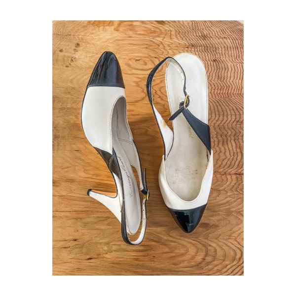 Vintage Shoes / 1980s Heels / Black & White Kitten Heel Pumps / Sling Back Pointed Toe Tuxedo Saddle Heels / 80s Dress Classy Pumps Sz 7.5