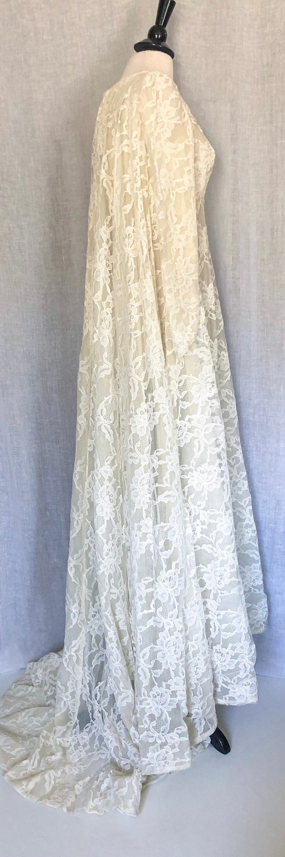 1960s Wedding Gown / Ivory French Lace Wedding Dr… - image 2