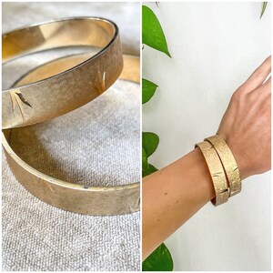 Vintage Gold Bangles / Set of 2 Vintage Gold Bangles / VTG Textured Etched & Engraved Bangles / Mid Century Modern Bangles