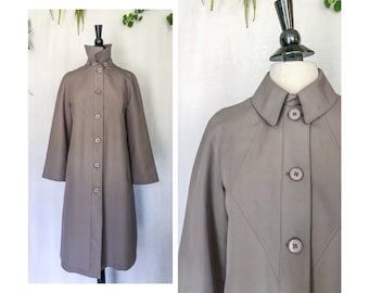 VTG 1970s Women’s Misty Harbor Coat / Petite Size 8 / Vintage Union Made Misty Harbor / Taupe Rain Coat Zip Out Sherpa Liner / All Seasons