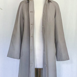 VTG 1970s Womens Misty Harbor Coat / Petite Size 8 / Vintage Union Made Misty Harbor / Taupe Rain Coat Zip Out Sherpa Liner / All Seasons image 3