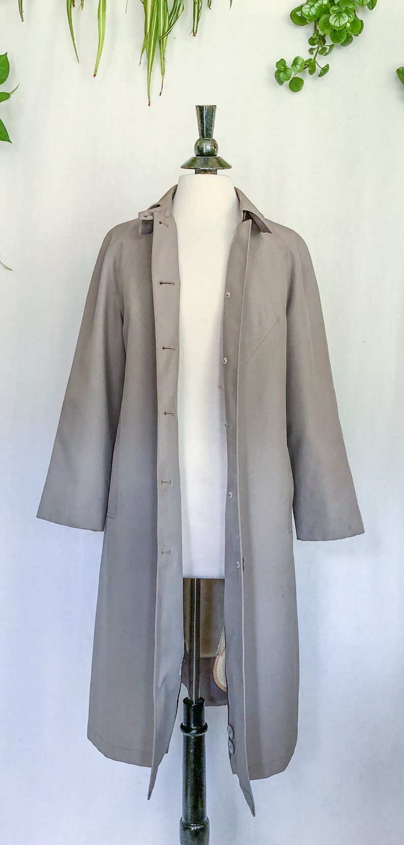 VTG 1970s Womens Misty Harbor Coat / Petite Size 8 / Vintage Union Made Misty Harbor / Taupe Rain Coat Zip Out Sherpa Liner / All Seasons image 3