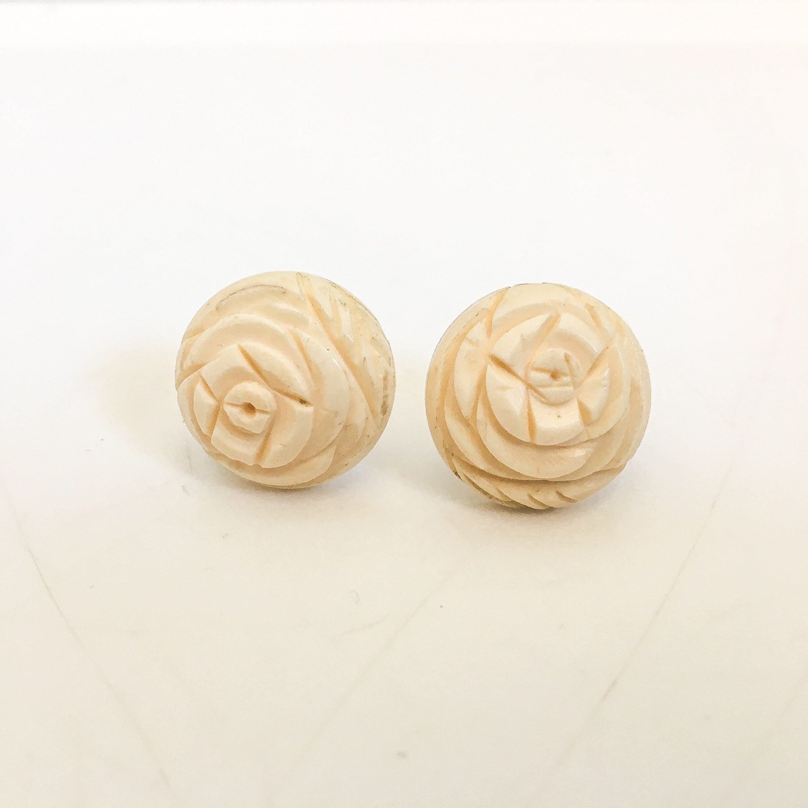 Vintage Carved Ivory Screw Back Earrings