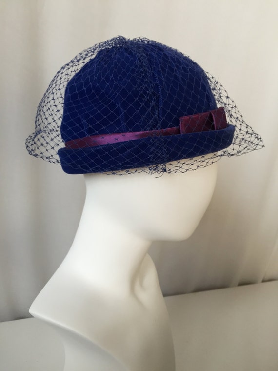 Blue Velvet Bucket Hat // 60's Mod // Blue Nettin… - image 3