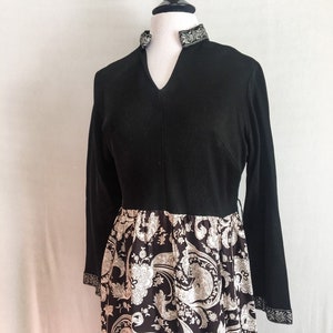 Vintage 1960s 70s Gown / 60s 1970s Long Dress Knit Top, Metallic Lurex Trim, Paisley Print Skirt Maxi Dress / Black & White Dress Sz Medium image 6