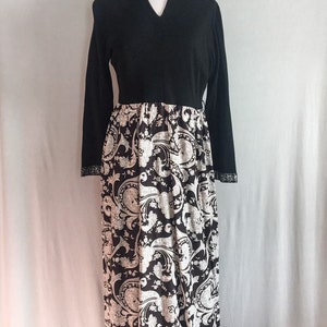 Vintage 1960s 70s Gown / 60s 1970s Long Dress Knit Top, Metallic Lurex Trim, Paisley Print Skirt Maxi Dress / Black & White Dress Sz Medium image 5