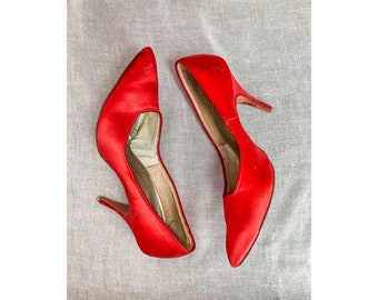 dark red kitten heels