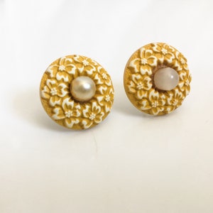 Vintage Floral Carved Pearl Earrings / 40s 50s Carved Floral W/ Center Pearls / Screw Back Button Earrings / Golden Mustard Yellow Earrings