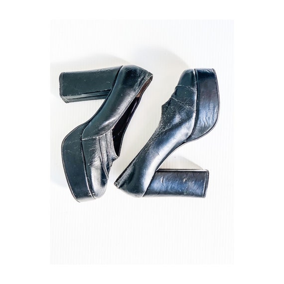 Vintage Platform Pumps / 1970s black leather super