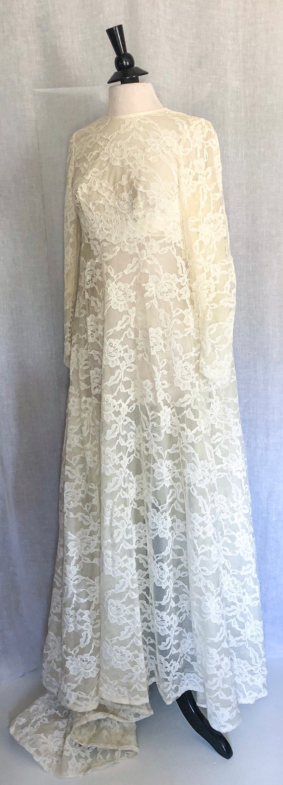 1960s Wedding Gown / Ivory French Lace Wedding Dr… - image 3