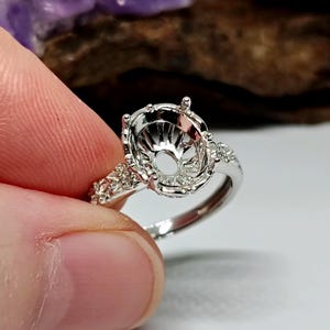 NEU! (10x8 - 14 x 10 mm) Ovaler Filigrankorb mit Zirkonia, rhodiniertes Sterlingsilber, vorgekerbte oder Cabochon-Ringfassung (W15-FRO-4)