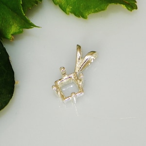 Montatura per ciondolo pre-intagliata in argento sterling a 4 punte quadrate (4 mm - 8 mm) (ID n. 161-174)