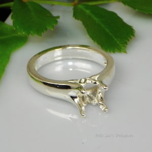 Round Tulip (3.5mm - 9mm) Sterling Silver Pre-Notched RING Setting (ID# 163-270)