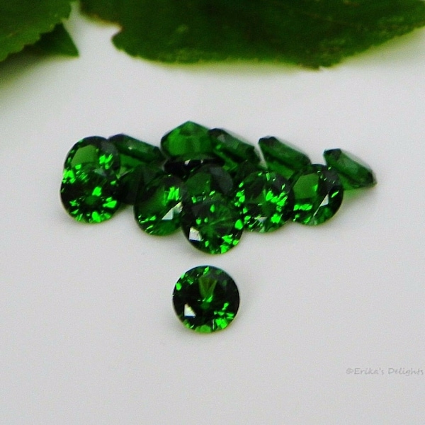 Round Emerald Green Cubic Zirconia (CZ) AAAAA Excellent Quality