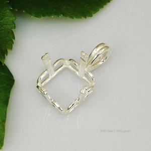 Montatura per ciondolo pre-intagliata Regalle quadrata (10 mm - 14 mm) in argento sterling (ID n. 161-089)