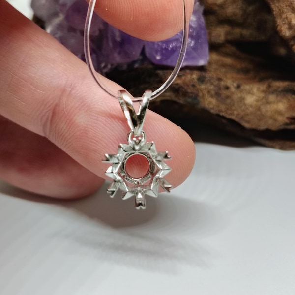NEW! (6.5 - 11mm) Round Star Style Pre-notched Rhodium Sterling Silver Pendant Setting (W15-PR-5)
