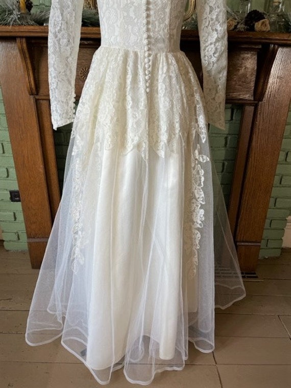 1950's cream lace and tulle wedding dress - image 9