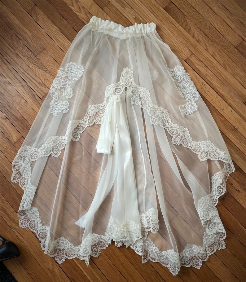 Hilo sheer skirt