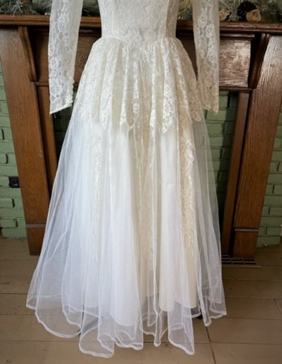 1950's cream lace and tulle wedding dress - image 6