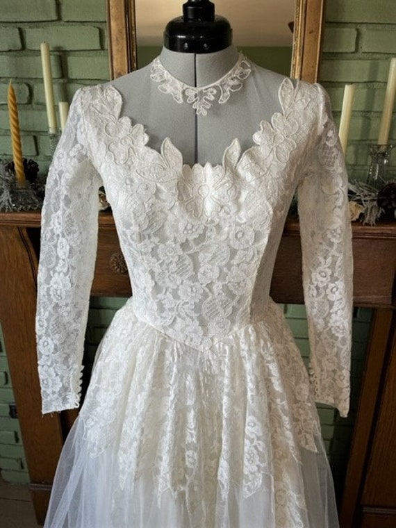 1950's cream lace and tulle wedding dress - image 2